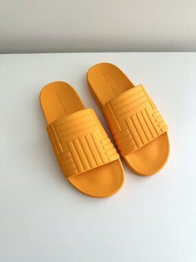 NEW BOTTEGA VENETA Orange Rubber Intreccio Slide Sandals Size 36